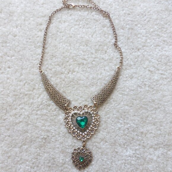 Gold and green heart statement necklace - Picture 2 of 7